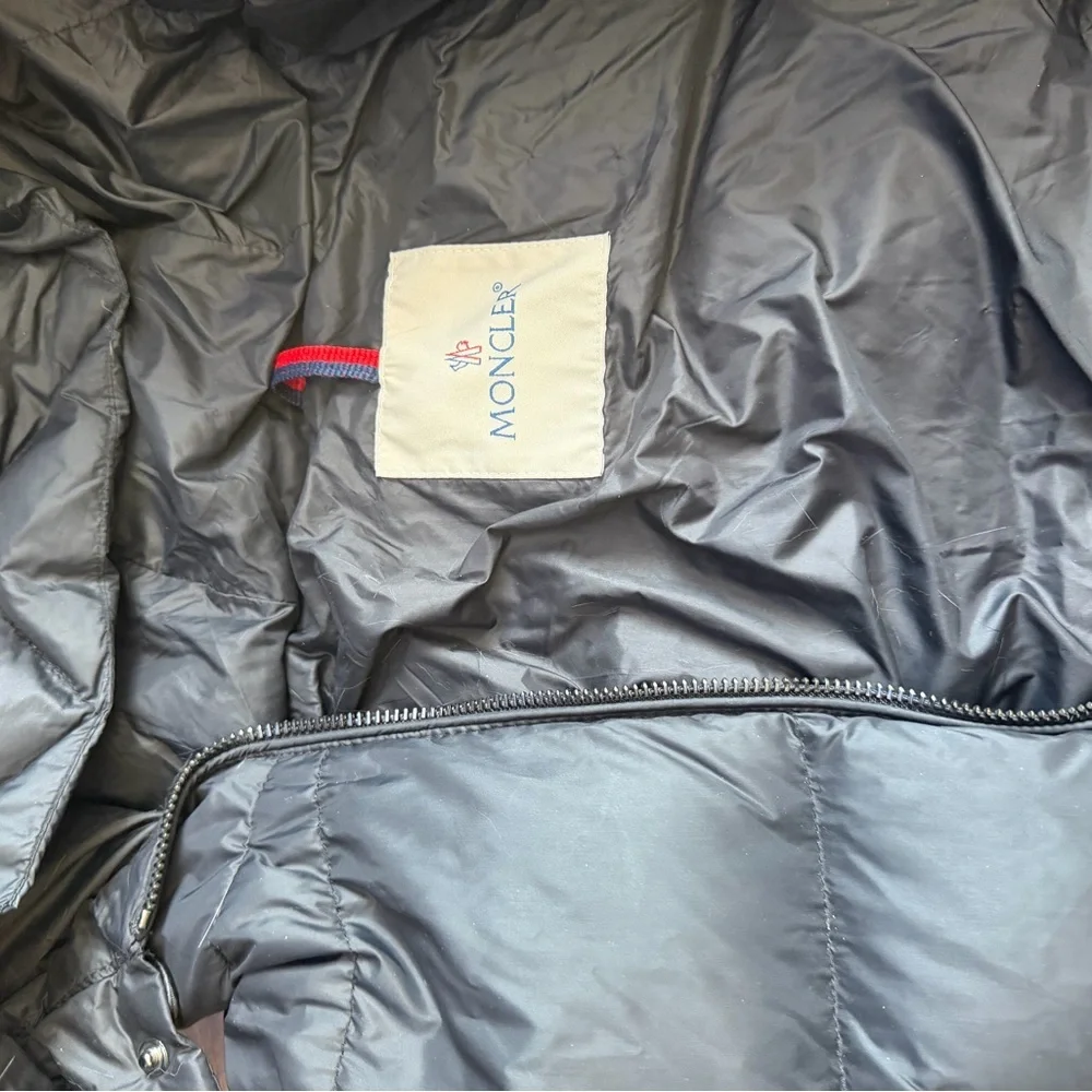 Woman’s Moncler Puffer Jacket - Picture 4 of 5